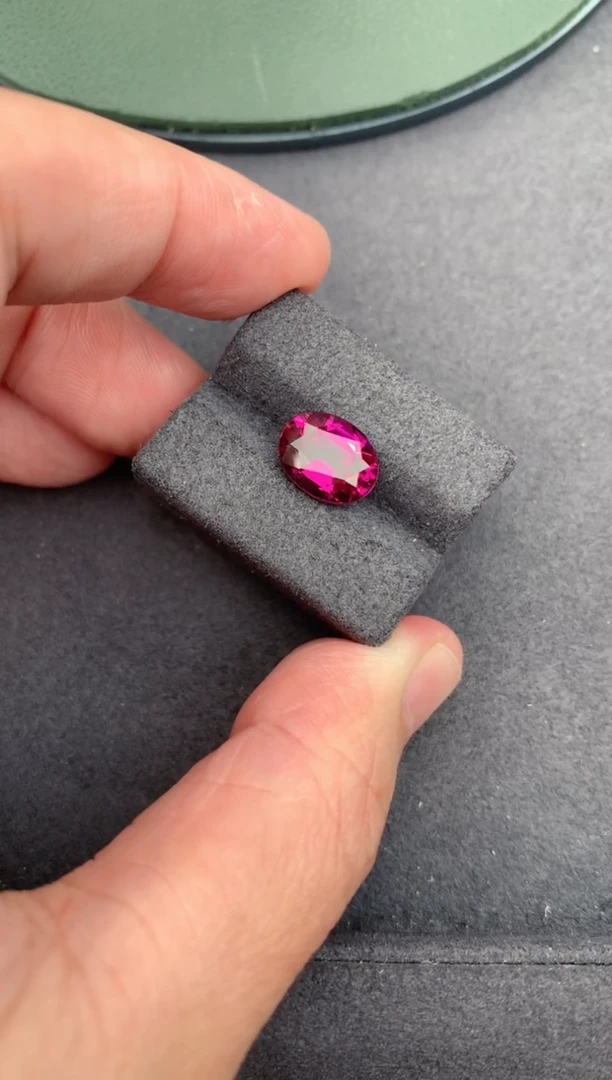 未镶嵌裸石石榴石3.4ct 镁铝榴石 定制 BA