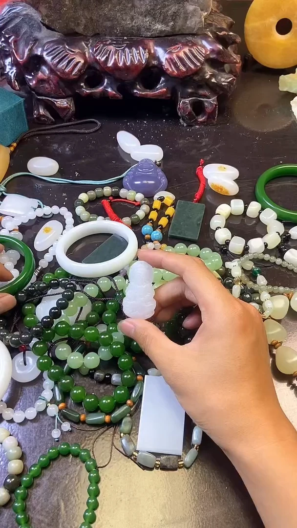 和田玉未镶嵌颈饰主播推荐！！主播推荐！！