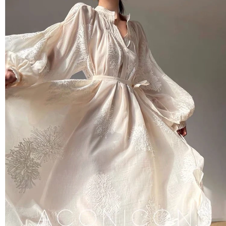 法式刺绣小众设计感气质连衣裙春季新款遮肚显瘦宽松精致提花长裙