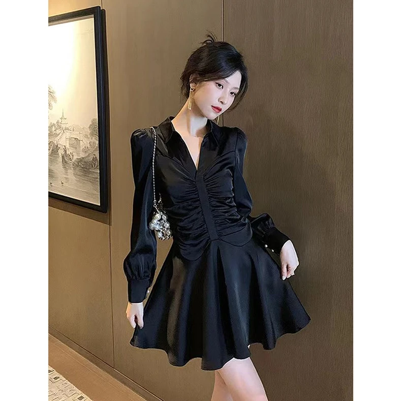 法式设计感缎面连衣裙女春秋2025新款爆款褶皱衬衫裙子洋气小黑裙