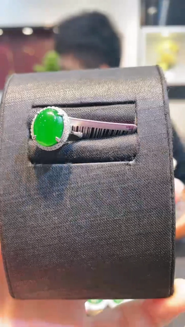 【闪购商品】翡翠颈饰未镶嵌A12天然A货翡翠戒指