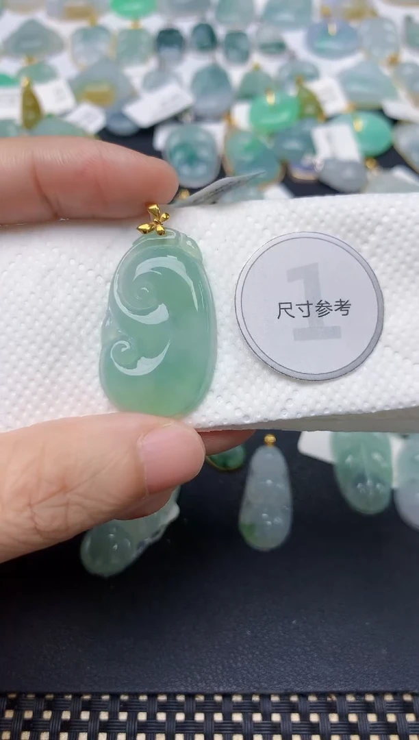 翡翠18K金镶嵌颈饰天然缅甸A货翡翠