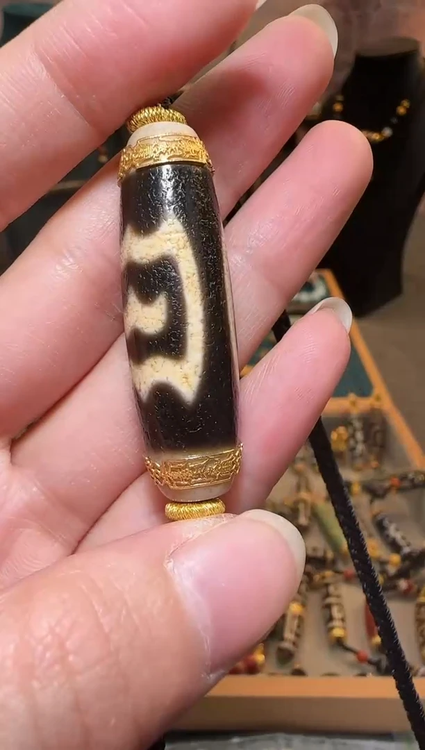 【闪购商品】玛瑙吊坠18K金镶嵌吊坠