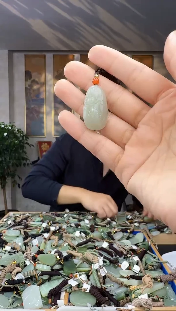 未镶嵌和田玉挂件拍一发一