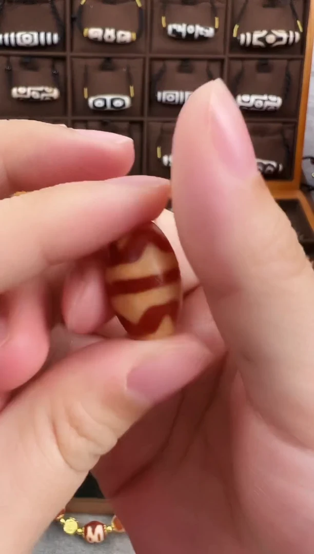 玛瑙/玉髓（覆膜）颈饰未镶嵌9微瑕随机发货