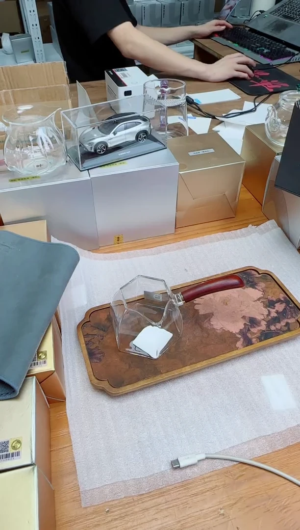 禾器粉金标棱然茶海（侧把木把款）