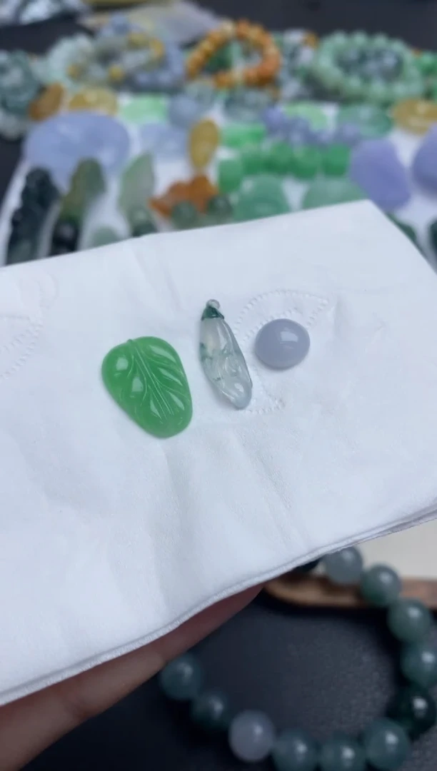 定制翡翠未镶嵌翡翠毛货~