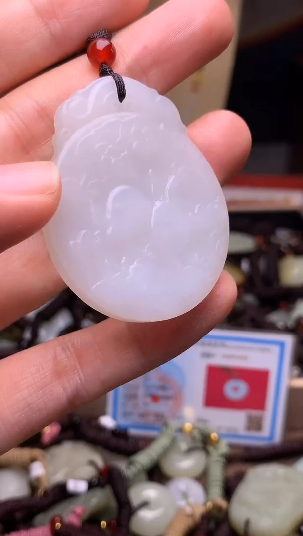 颈饰未镶嵌和田玉新疆料青海料清水和田玉吊坠