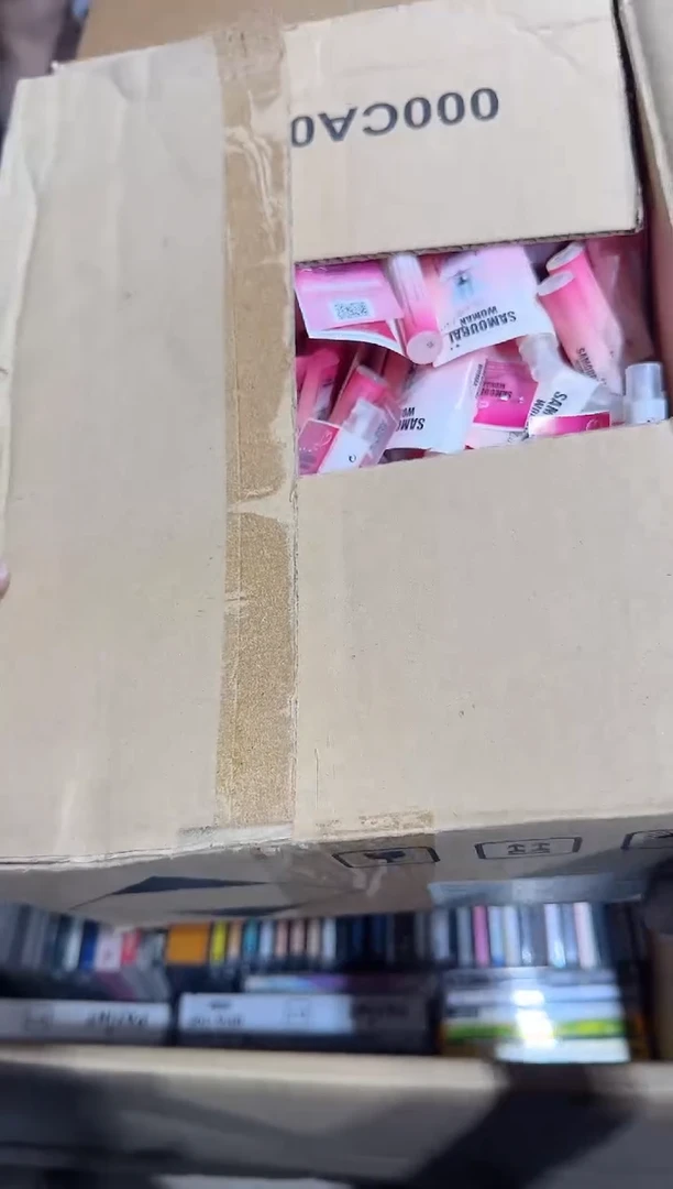 8新用****2   917中古商品，瑕疵品，不保好坏。