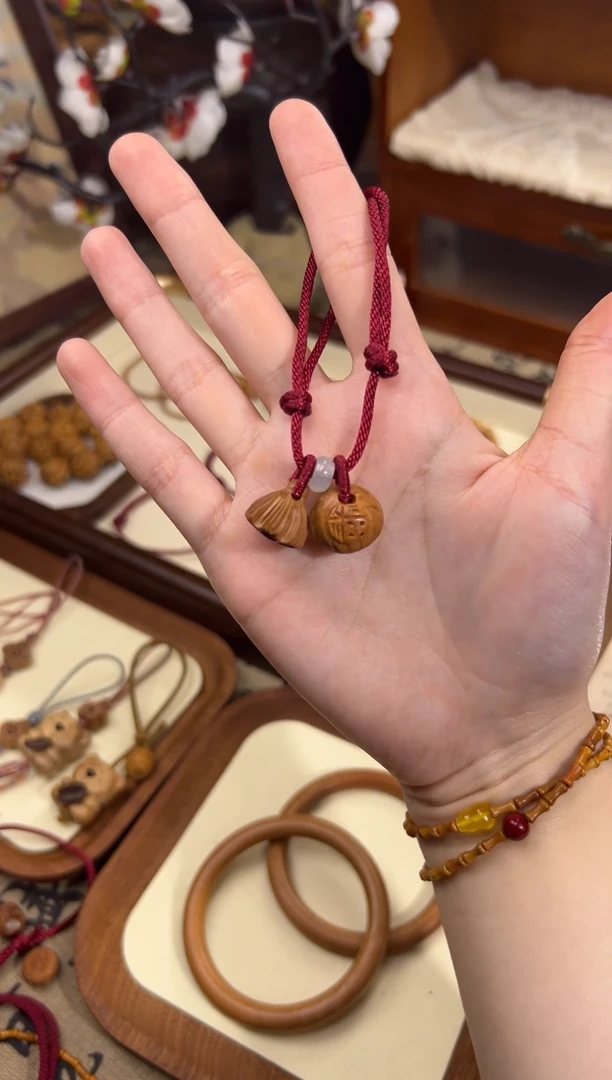 手串桃核【桃缘行】红绳「福气莲莲」桃木桃核辟、挡、驱、护 红绳可调节