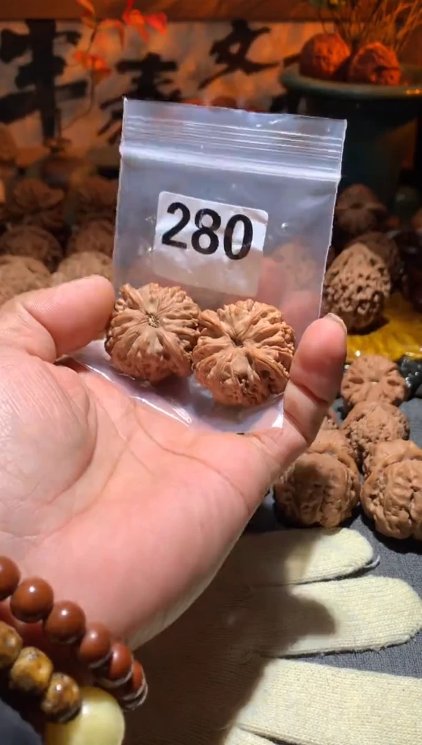 把件桃核?*渺280龙顶山狮子头 38尺寸左右打底盘玩不支持退换
