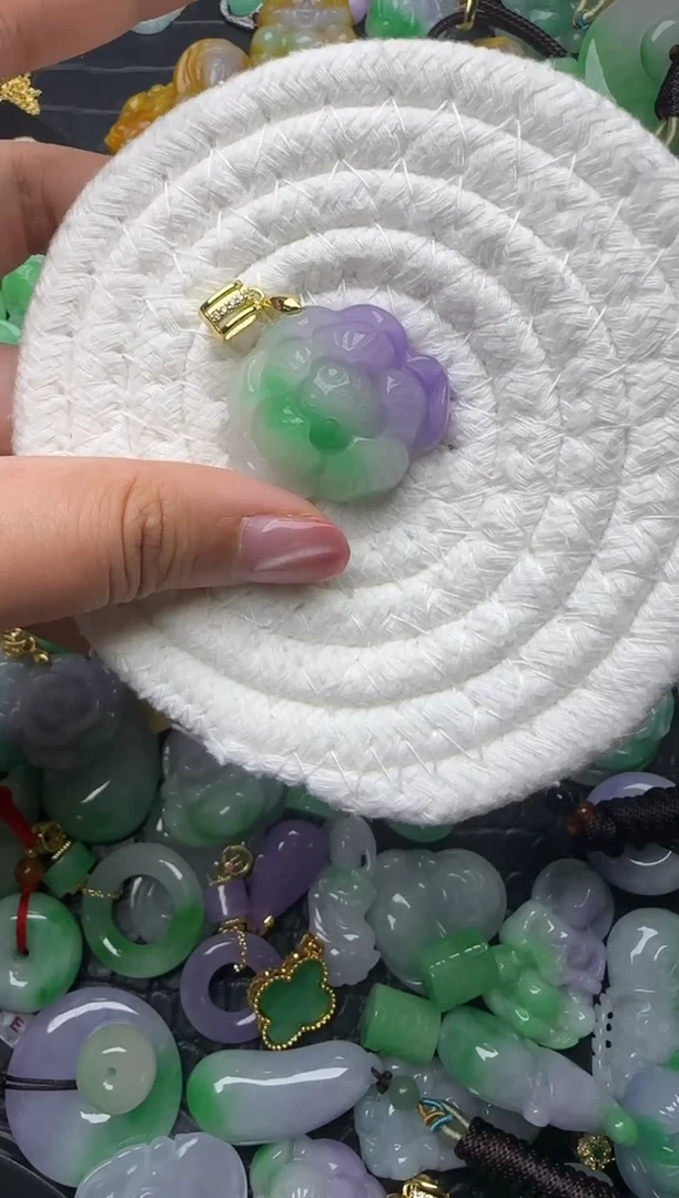 颈饰未镶嵌翡翠缅甸翡翠吊坠