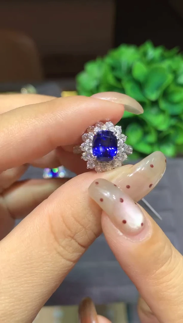戒指蓝宝石18K金镶嵌3.29ct