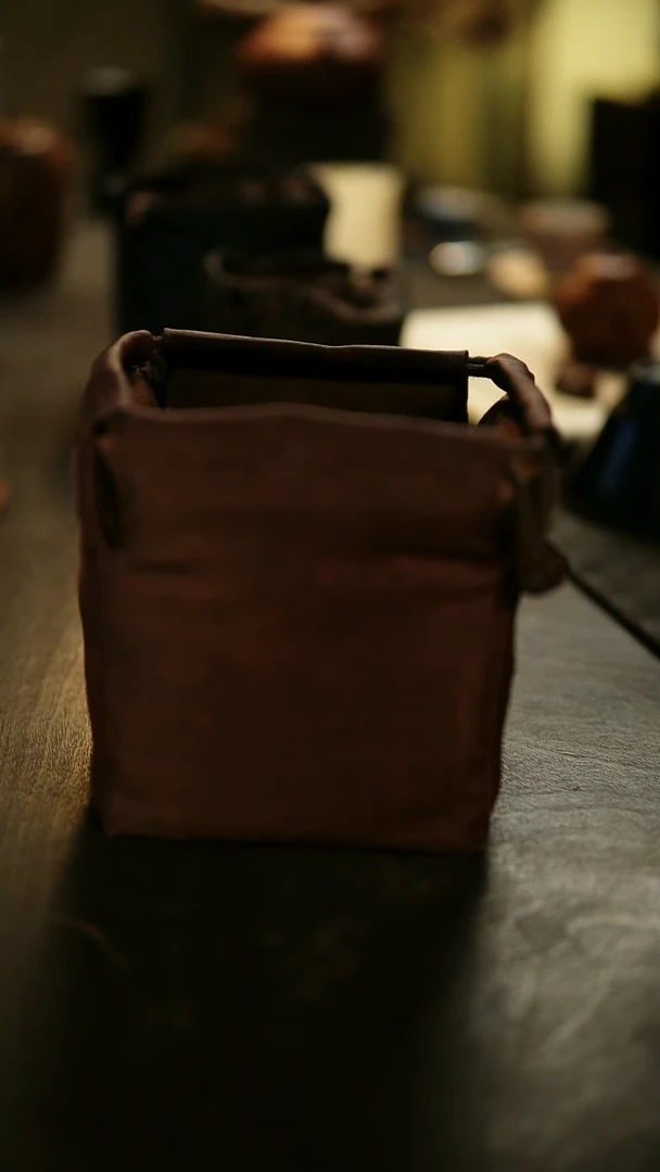 阿眠      红云纱茶室包大号