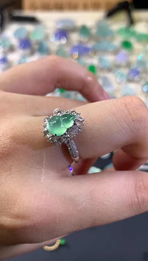 18K金镶嵌戒指翡翠A553|15800