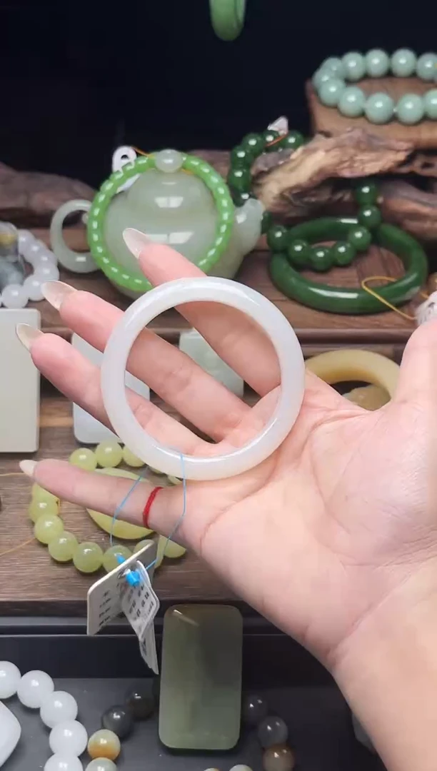 未镶嵌手镯和田玉祝*青海野牛沟白玉 51圈9013917