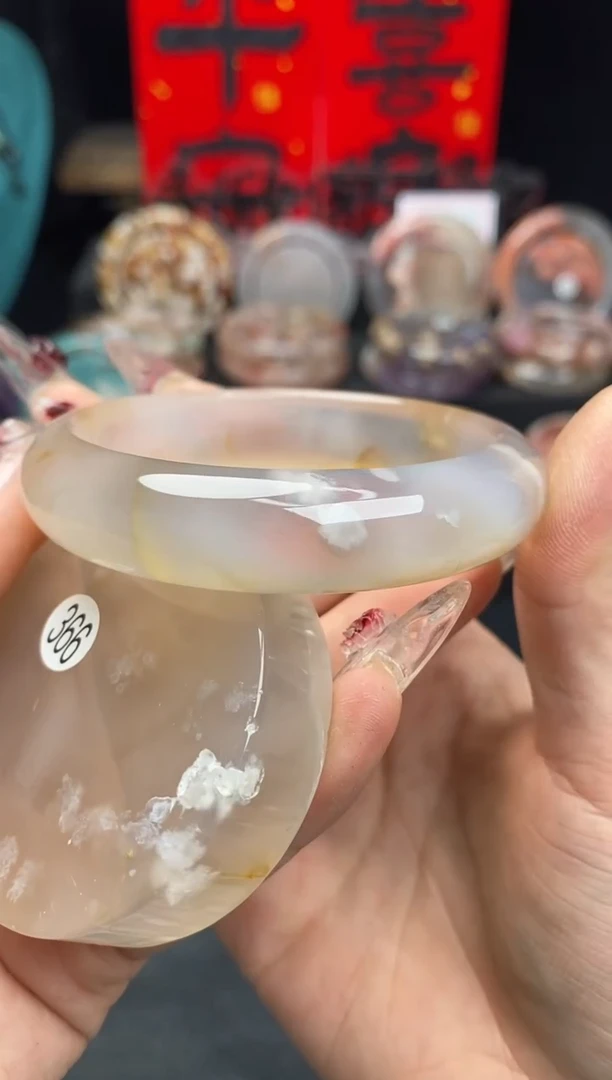 【闪购商品】石英质玉手镯（圆镯）未镶嵌56