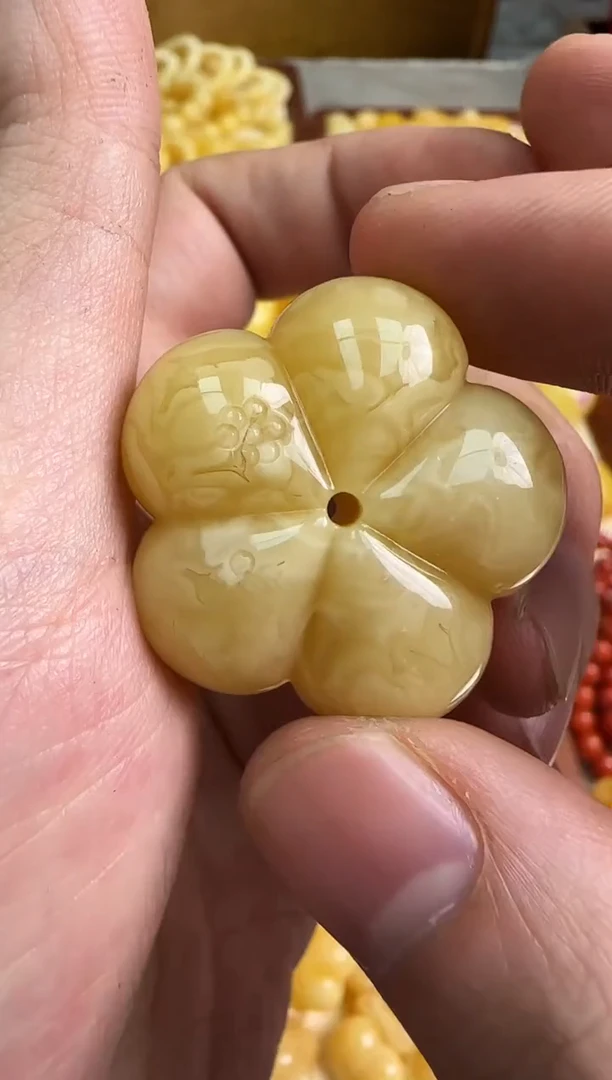 蜜蜡未镶嵌珠宝奇石特价