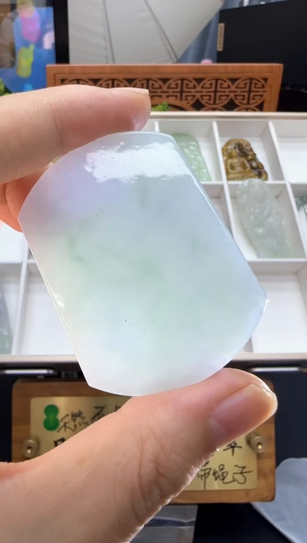 翡翠挂件未镶嵌A货翡翠多样性孤品