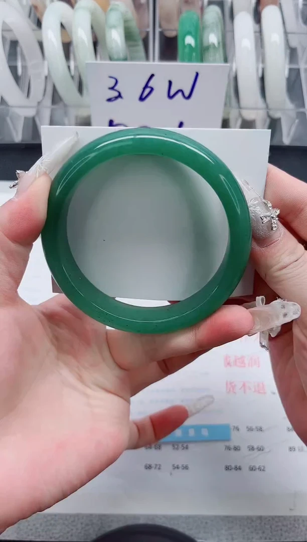 【闪购商品】石英质玉手镯未镶嵌A197-64.8