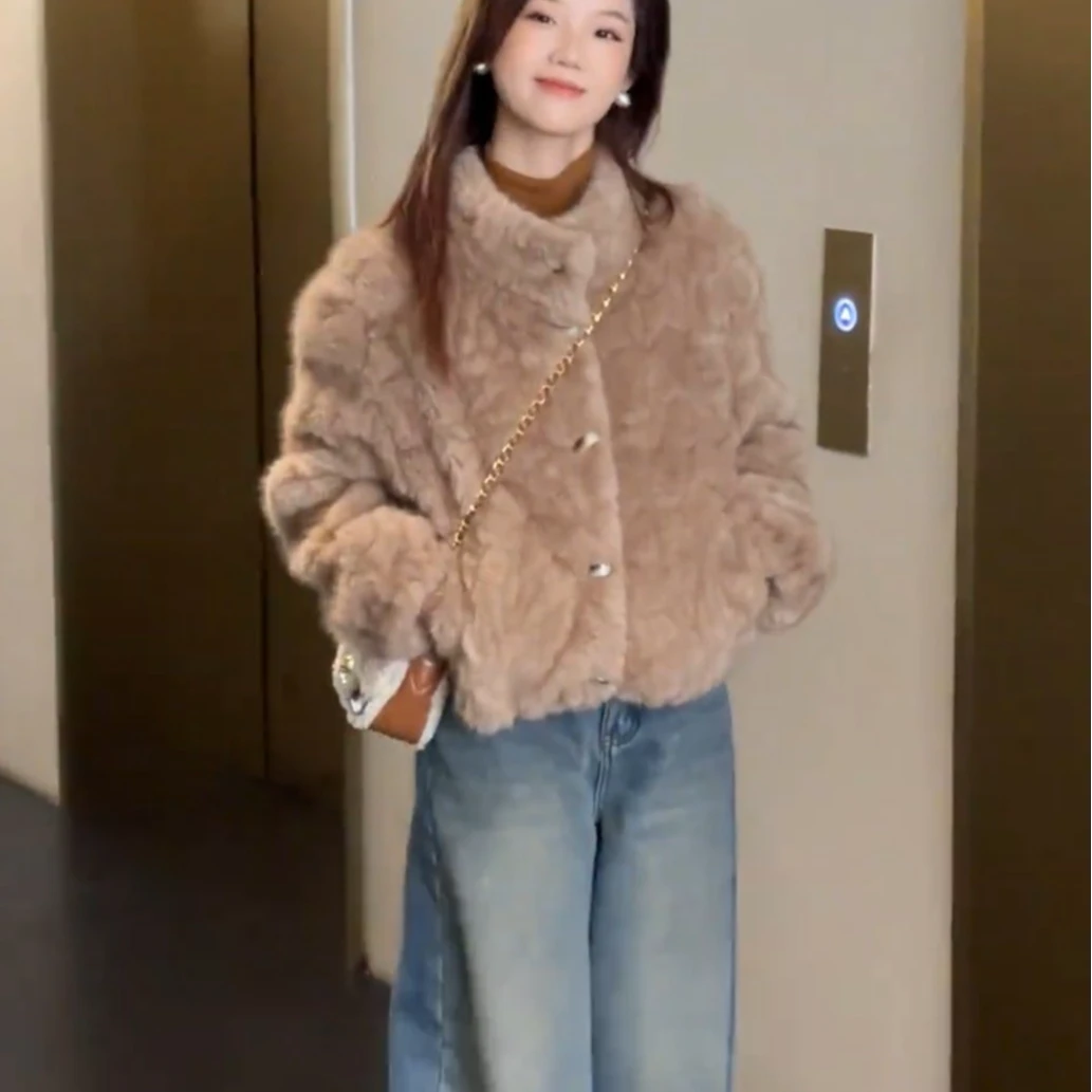 2026春季新款韩版立领牛角扣羊羔绒短外套女显瘦加厚保暖毛毛上衣
