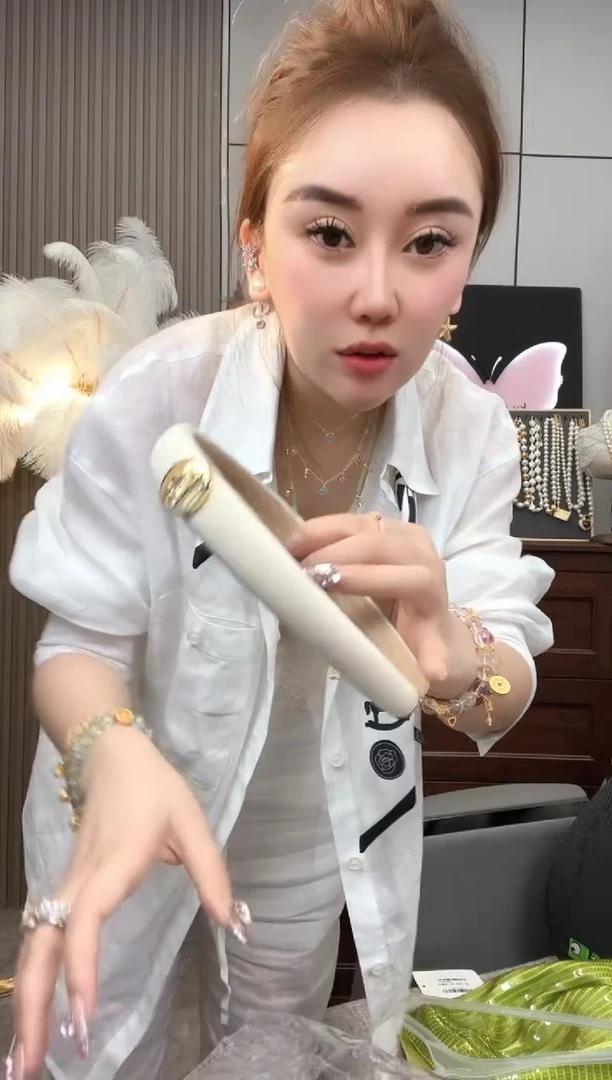 亚克力钛钢圆碗马车