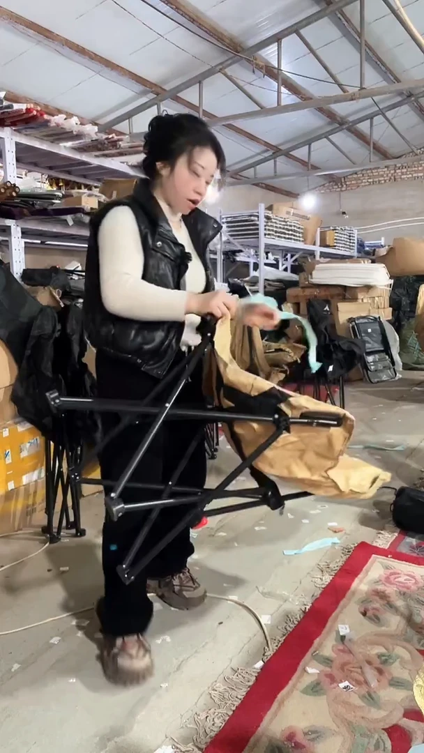 铁生锈   可调节  高背  颜色随机