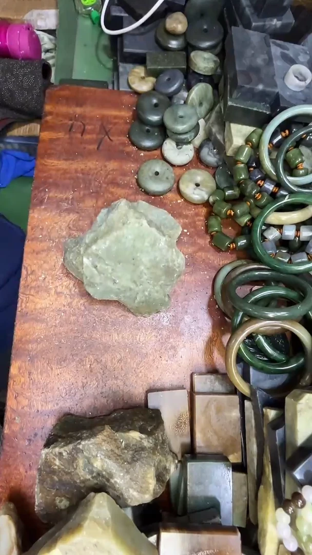 未镶嵌和田玉珠宝半成品1