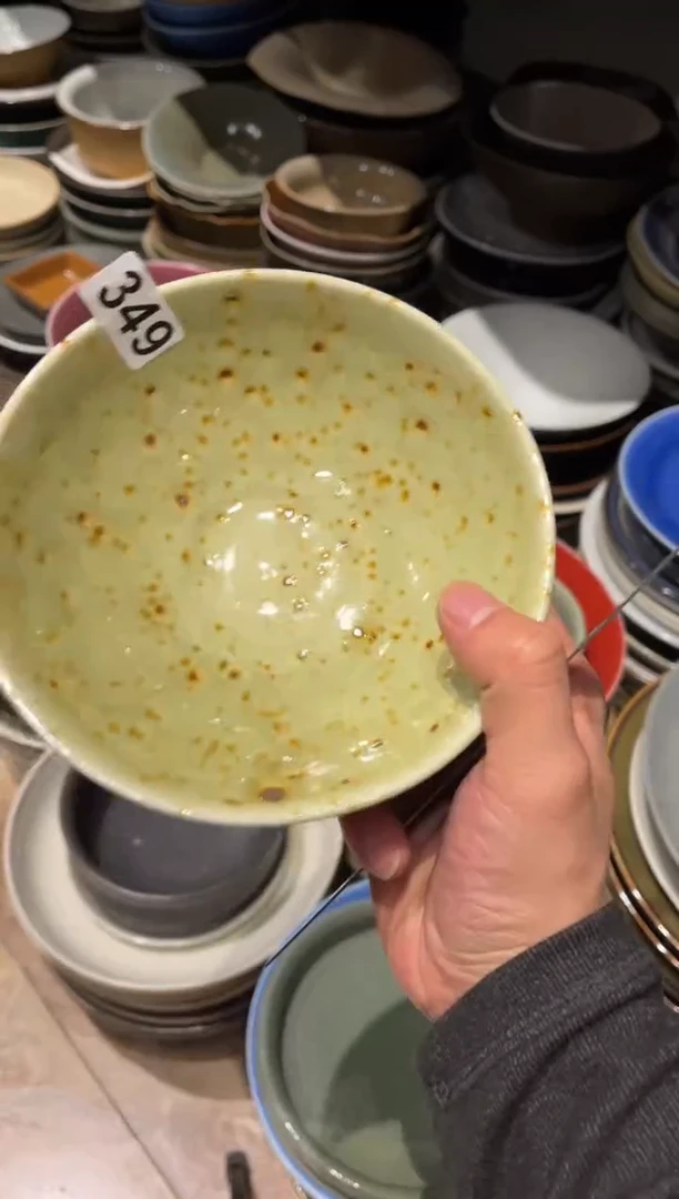 【闪购商品】瓷片349   枣红花平底菜盘1个