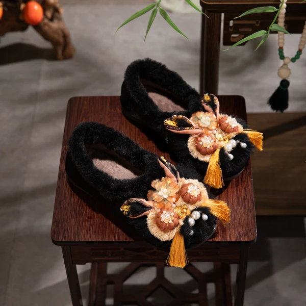 女款秋冬黑色国风虎头鞋保暖舒适外出防滑2025新款轻奢毛毛棉鞋