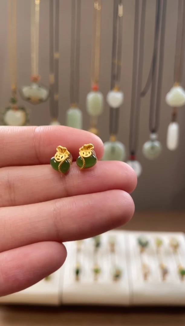 颈饰银S925镶嵌和田玉和田玉耳钉