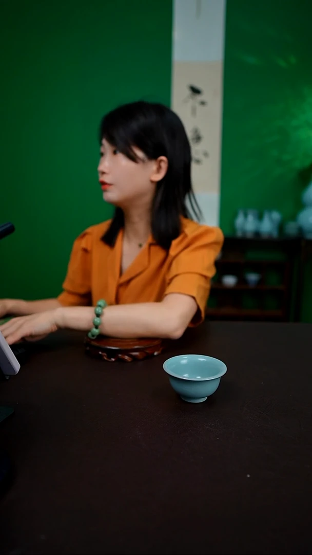二级仿古新品压手杯 简装