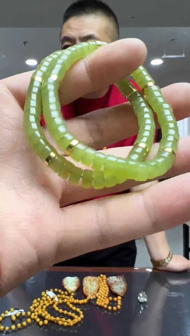 未镶嵌蛇纹石玉手串绿直切多样性发货其中发一
