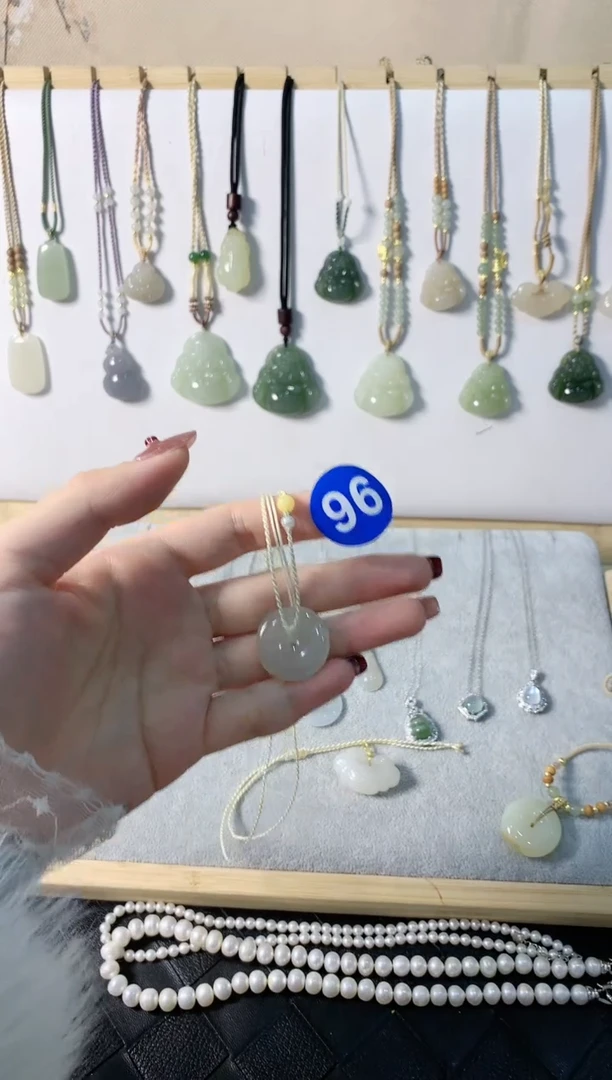 【闪购商品】和田玉颈饰未镶嵌平安扣4