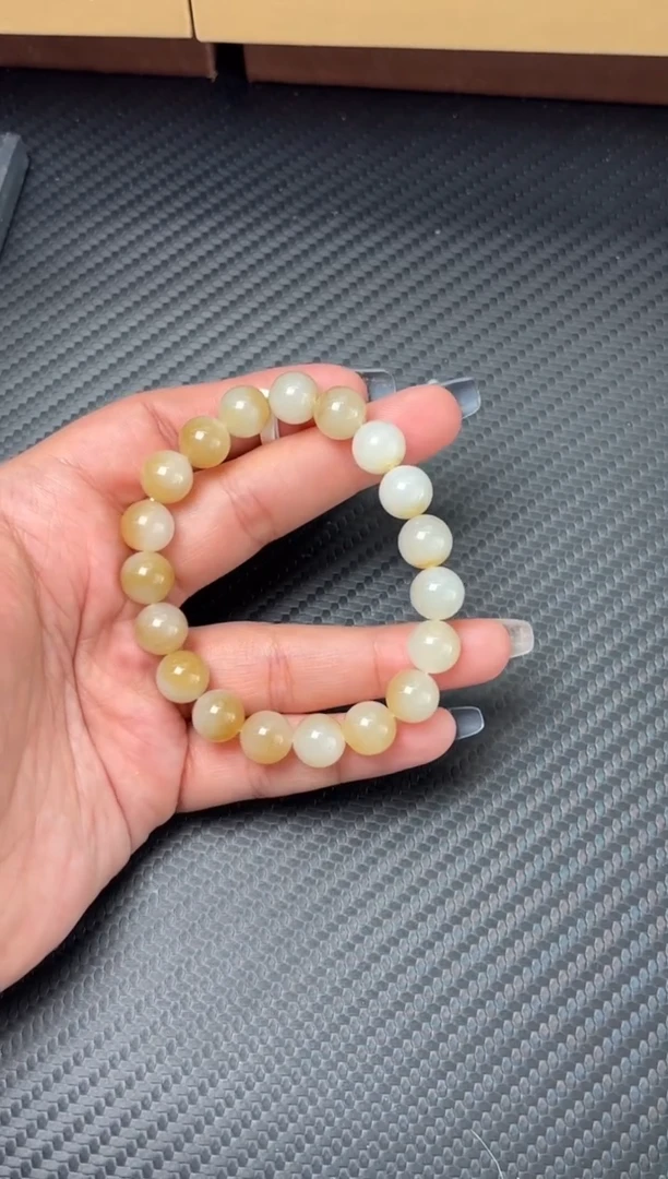 未镶嵌手串和田玉且末金山微色差卡10Lm