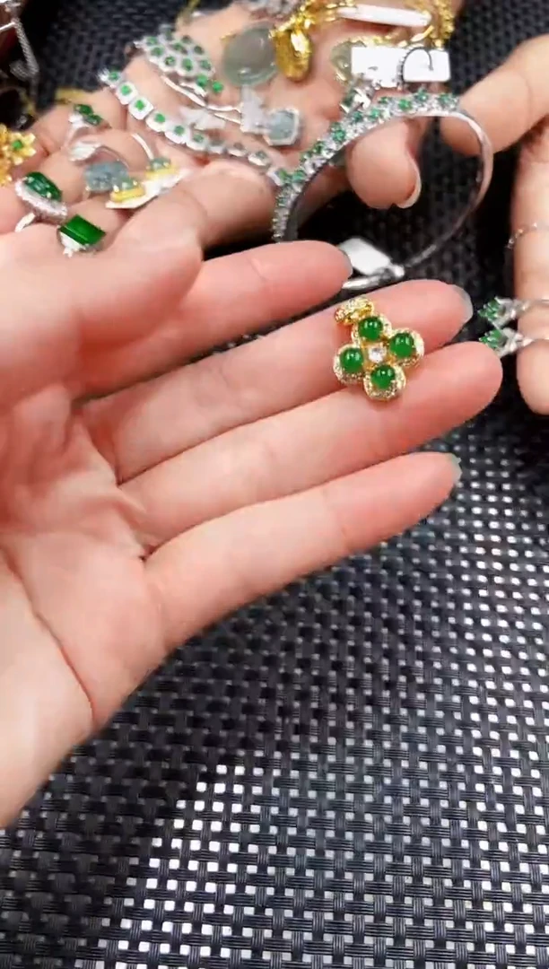 【闪购商品】翡翠吊坠(不含链)未镶嵌111111111