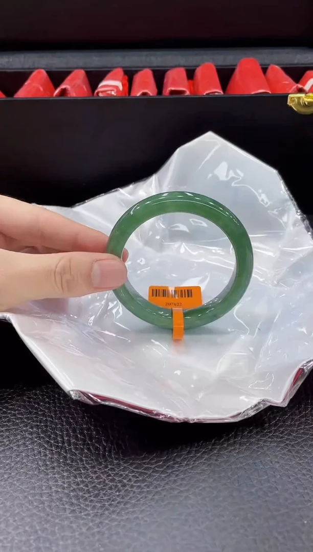 【闪购商品】翡翠手镯未镶嵌手镯