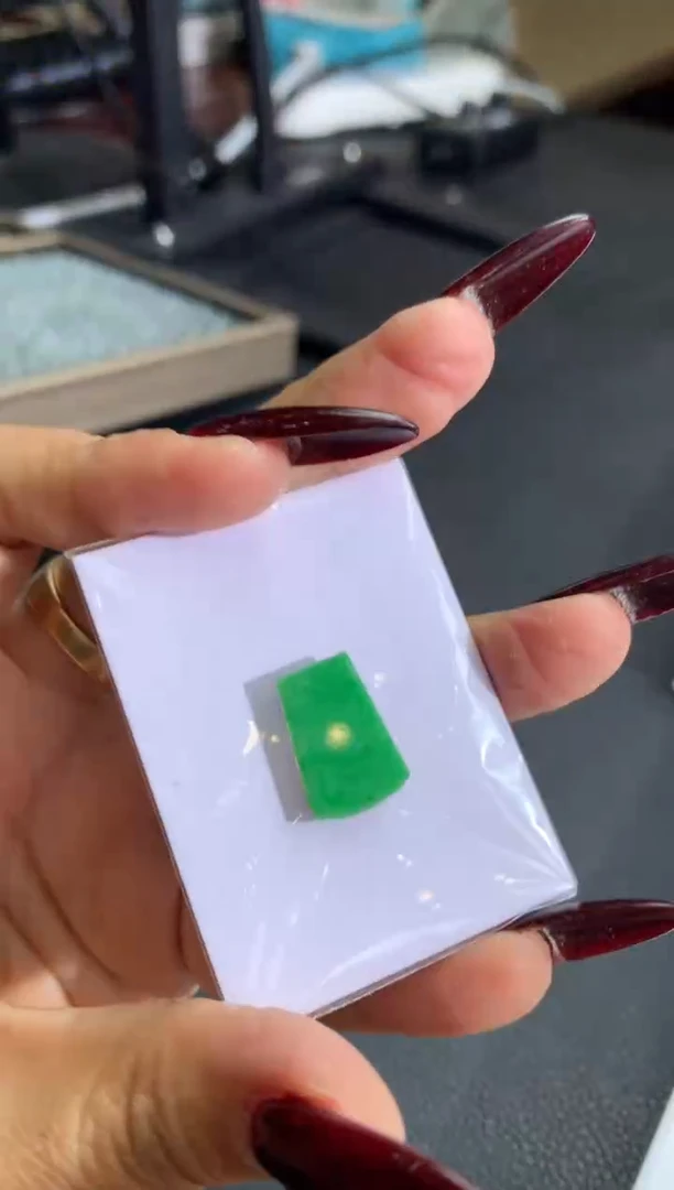 【闪购商品】定制翡翠未镶嵌翡翠