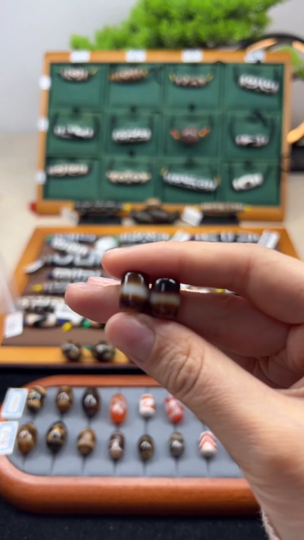 玛瑙/玉髓（覆膜）颈饰未镶嵌L****y68.（微瑕）