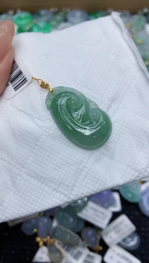 翡翠18K金镶嵌颈饰111111111111