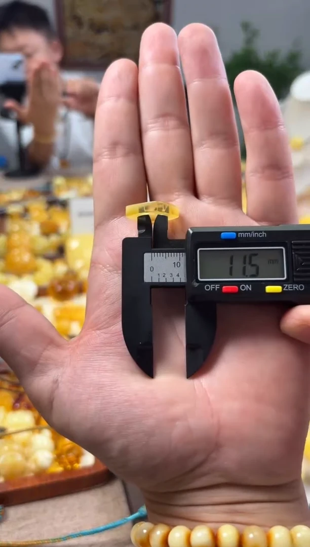 未镶嵌琥珀裸石跑环