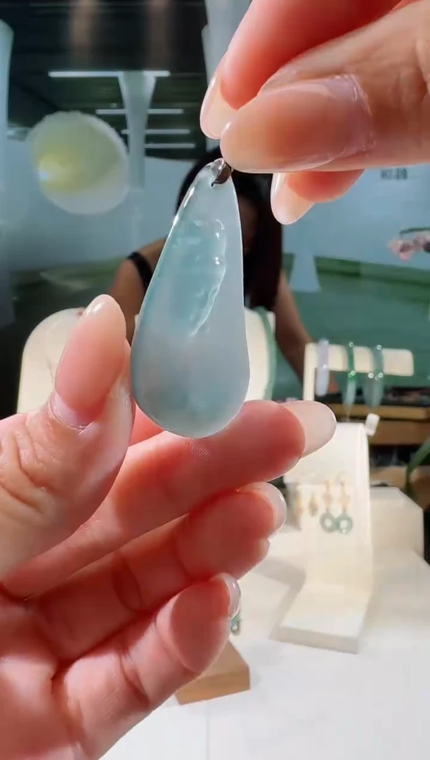 翡翠未镶嵌吊坠(不含链)观音