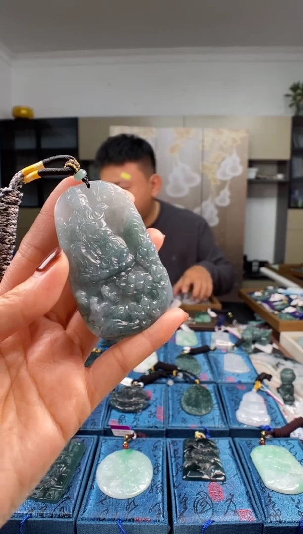 颈饰未镶嵌翡翠多样性发其一