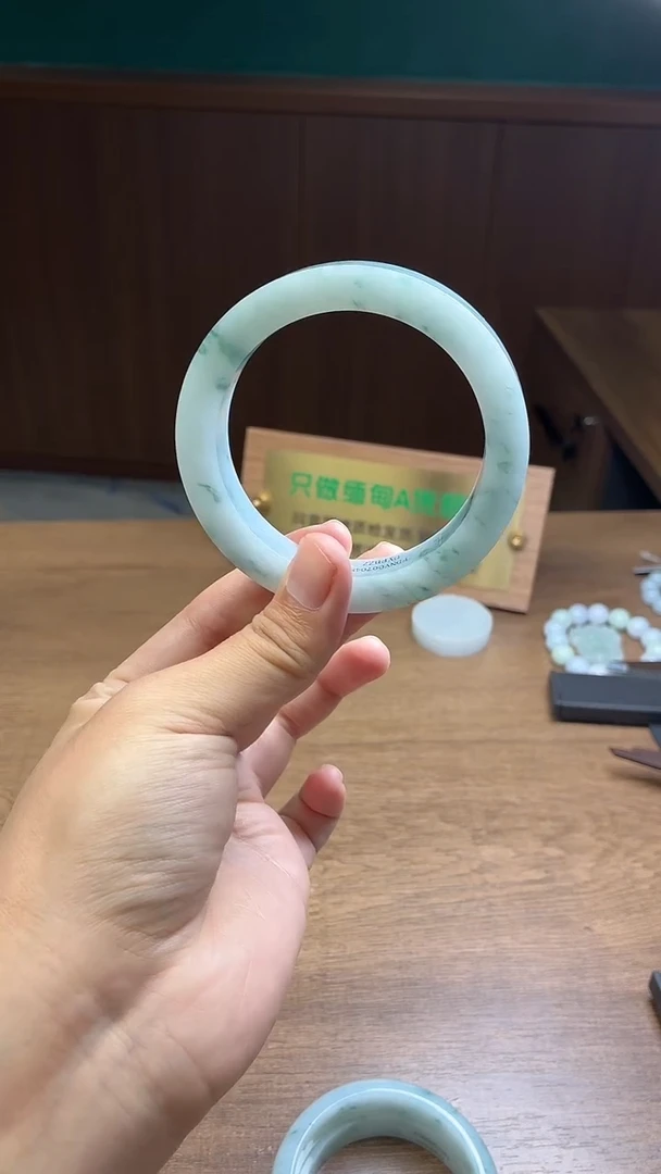 未镶嵌手镯定制翡翠定制