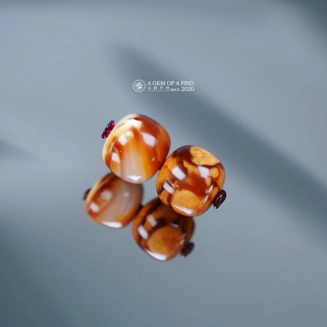 山和开物｜7.2mm红沁满蜡妖花老型对珠文玩配饰 天然琥珀蜜蜡