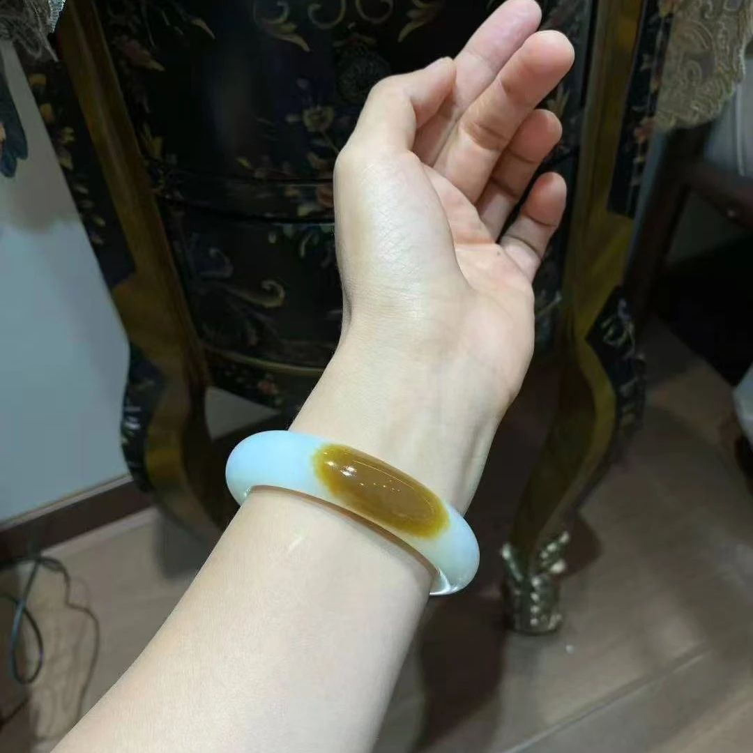 半壁江山 高级精品  糖色新疆糖羊脂白玉