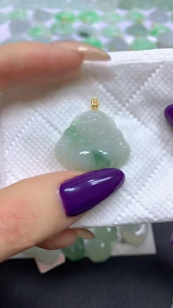 颈饰18K金镶嵌翡翠