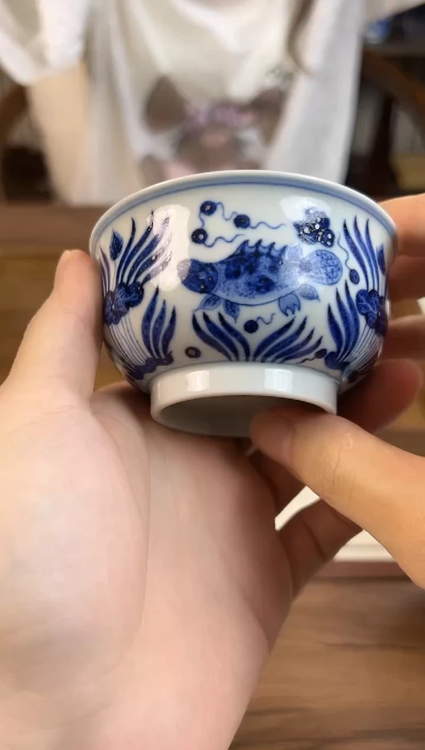 问青坊纯手工手绘青花鱼藻纹柴窑炉士杯