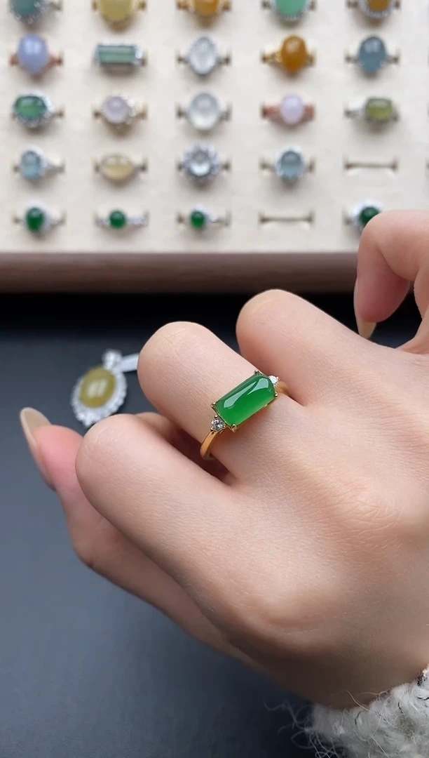 银S925镶嵌戒指翡翠一物一证一礼盒