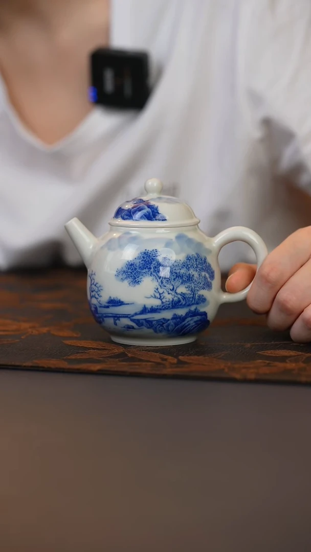 青花山水小壶 青花山水小壶